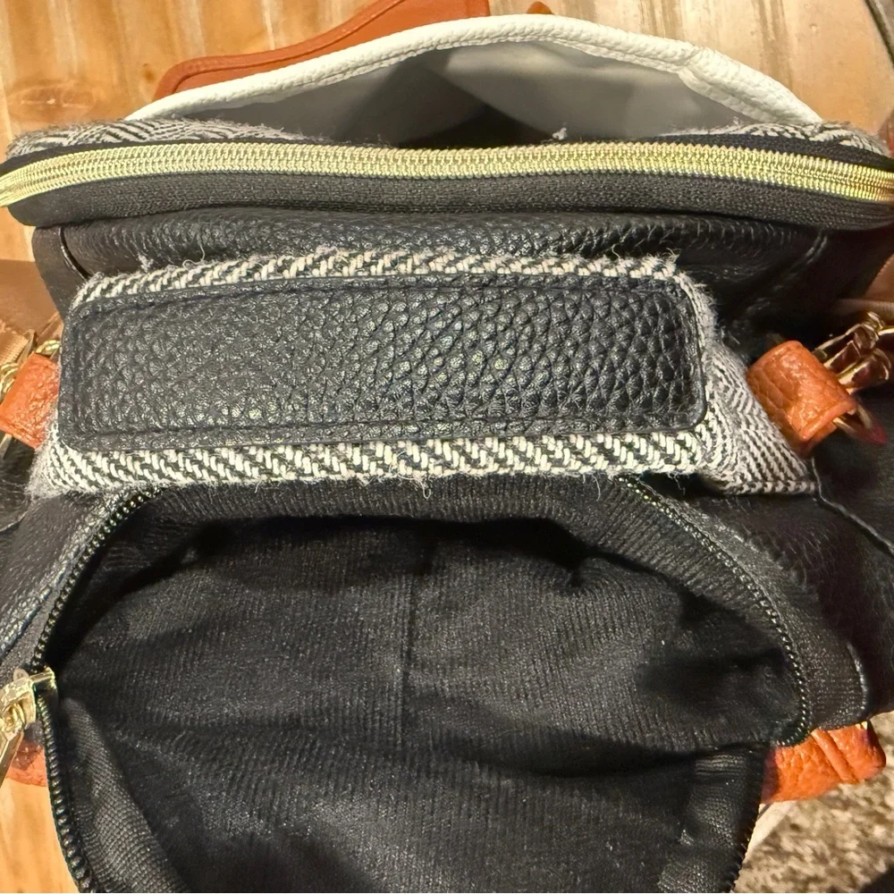 Itzy Ritzy Boss Diaper Bag & Accessories Black Leather Coffee & Cream Chevron